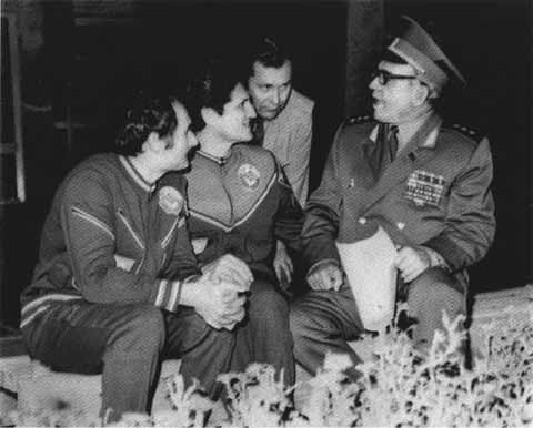 Иллюстрация к книге — Григорьев. Повесть о ракетчике [i_029.jpg]