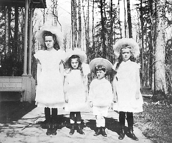 Иллюстрация к книге — Врачи двора его Императорского величества, или Как лечили царскую семью [_171.jpg]