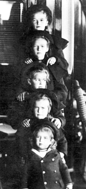 Иллюстрация к книге — Врачи двора его Императорского величества, или Как лечили царскую семью [_174.jpg]