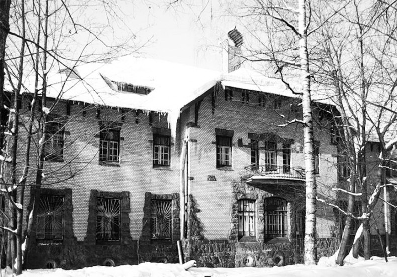 Иллюстрация к книге — Врачи двора его Императорского величества, или Как лечили царскую семью [_401.jpg]