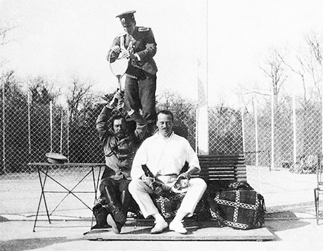 Иллюстрация к книге — Врачи двора его Императорского величества, или Как лечили царскую семью [_468.jpg]