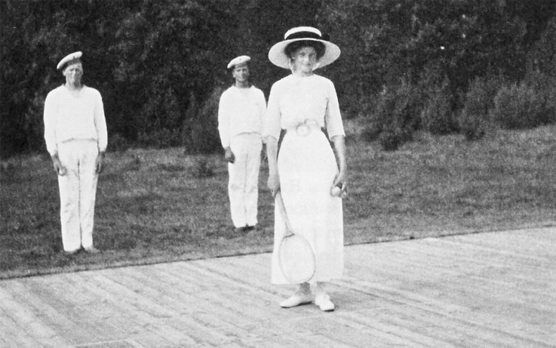 Иллюстрация к книге — Врачи двора его Императорского величества, или Как лечили царскую семью [_471.jpg]