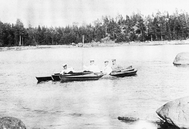 Иллюстрация к книге — Врачи двора его Императорского величества, или Как лечили царскую семью [_477.jpg]