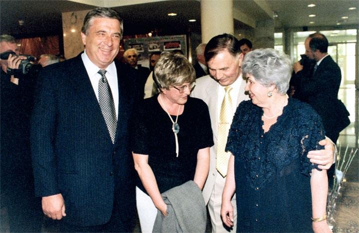 Иллюстрация к книге — Виктор Тихонов. Жизнь во имя хоккея [_130.jpg]