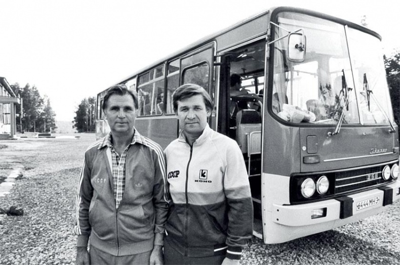 Иллюстрация к книге — Виктор Тихонов. Жизнь во имя хоккея [_63.jpg]