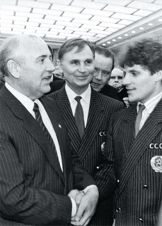 Иллюстрация к книге — Виктор Тихонов. Жизнь во имя хоккея [_82.jpg]