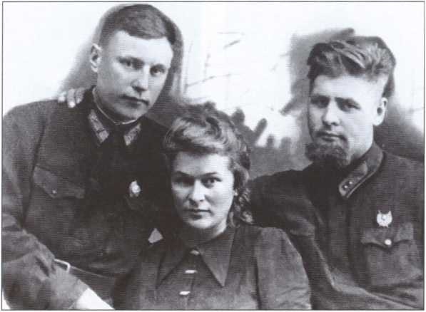 Иллюстрация к книге — Покрышкин [i_016.jpg]