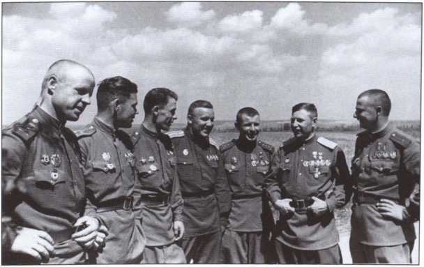 Иллюстрация к книге — Покрышкин [i_028.jpg]