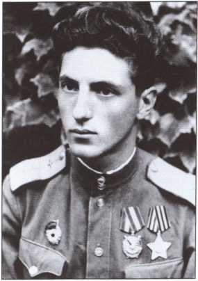 Иллюстрация к книге — Покрышкин [i_032.jpg]