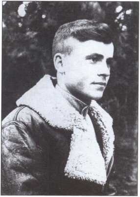 Иллюстрация к книге — Покрышкин [i_033.jpg]