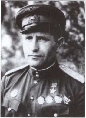 Иллюстрация к книге — Покрышкин [i_041.jpg]