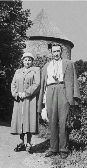 Иллюстрация к книге — Лосев [i_061.jpg]