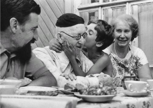 Иллюстрация к книге — Лосев [i_093.jpg]