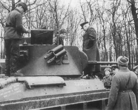 Иллюстрация к книге — Хрущев [i_025.jpg]