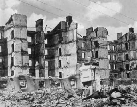 Иллюстрация к книге — Хрущев [i_027.jpg]