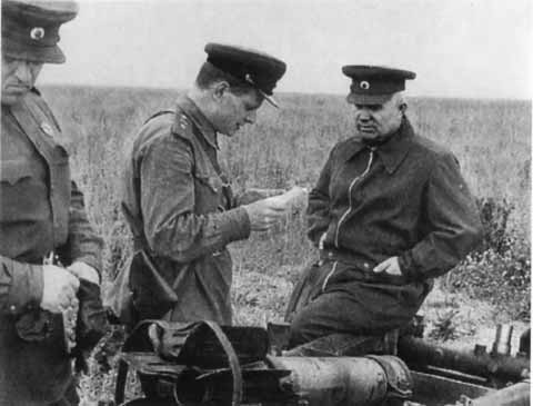 Иллюстрация к книге — Хрущев [i_034.jpg]