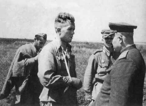 Иллюстрация к книге — Хрущев [i_037.jpg]