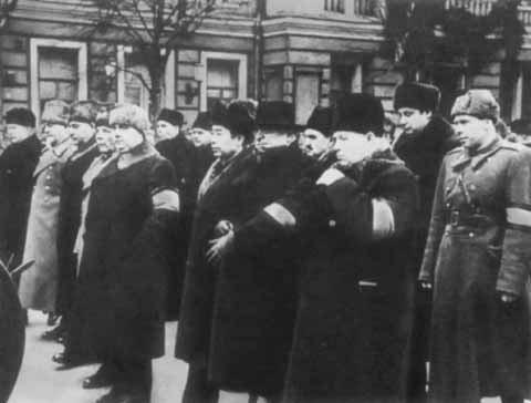 Иллюстрация к книге — Хрущев [i_045.jpg]