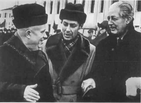 Иллюстрация к книге — Хрущев [i_051.jpg]