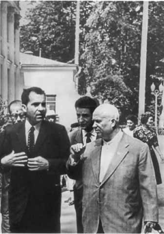 Иллюстрация к книге — Хрущев [i_052.jpg]