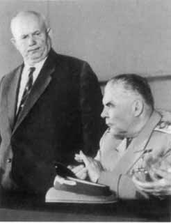 Иллюстрация к книге — Хрущев [i_061.jpg]