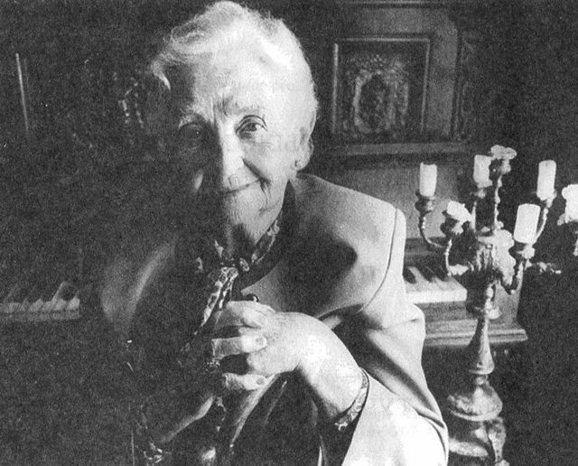 Иллюстрация к книге — Дом над Двиной [i_001.jpg]