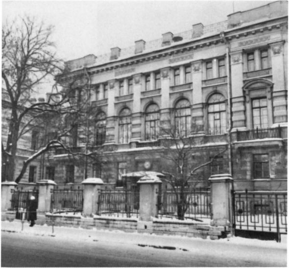 Иллюстрация к книге — Аркадий Райкин [i_006.jpg]