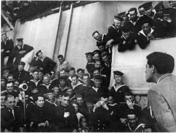 Иллюстрация к книге — Аркадий Райкин [i_018.jpg]