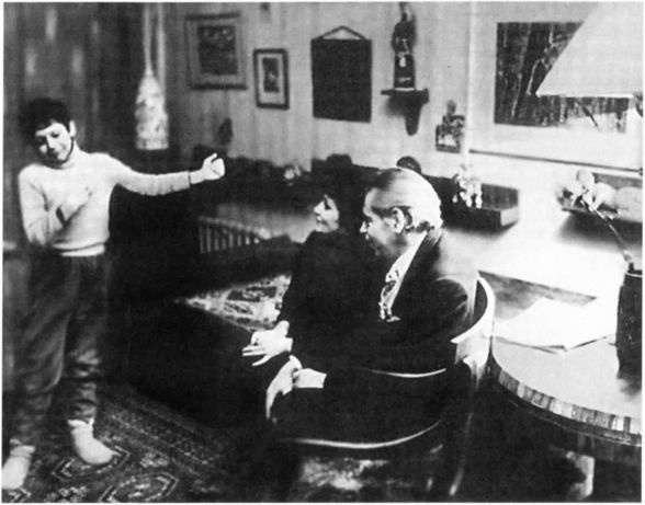 Иллюстрация к книге — Аркадий Райкин [i_069.jpg]