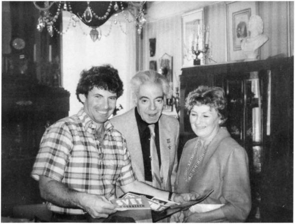 Иллюстрация к книге — Аркадий Райкин [i_082.jpg]