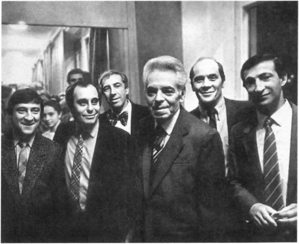 Иллюстрация к книге — Аркадий Райкин [i_088.jpg]