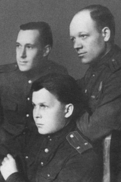 Иллюстрация к книге — Твардовский [i_026.jpg]