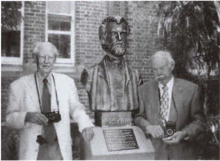 Иллюстрация к книге — Миклухо-Маклай. Две жизни &quot;белого папуаса&quot; [i_073.jpg]