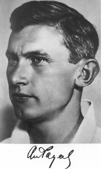 Иллюстрация к книге — Фадеев [i_001.jpg]