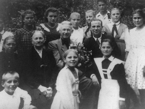 Иллюстрация к книге — Фадеев [i_050.jpg]