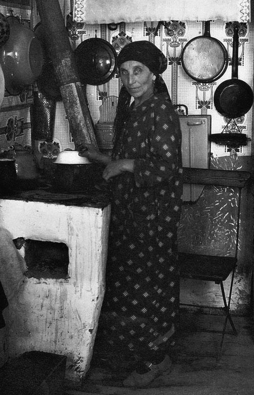 Иллюстрация к книге — Еврейское счастье Арона-Сапожника. Сапоги для Парада Победы [i_001.jpg]