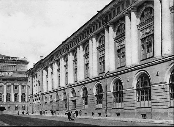 Иллюстрация к книге — Матильда Кшесинская и любовные драмы русских балерин [i_005.jpg]