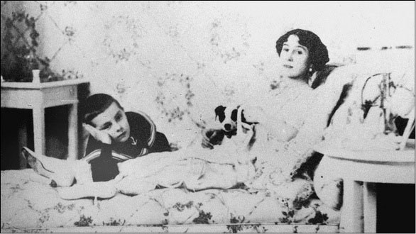 Иллюстрация к книге — Матильда Кшесинская и любовные драмы русских балерин [i_023.jpg]