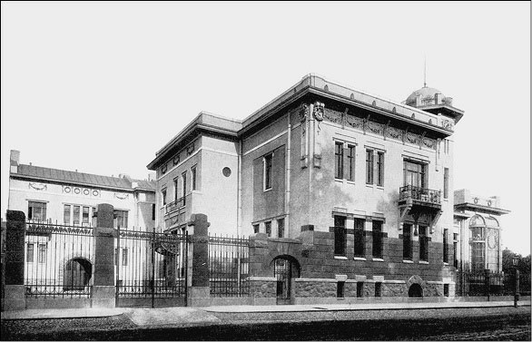 Иллюстрация к книге — Матильда Кшесинская и любовные драмы русских балерин [i_028.jpg]