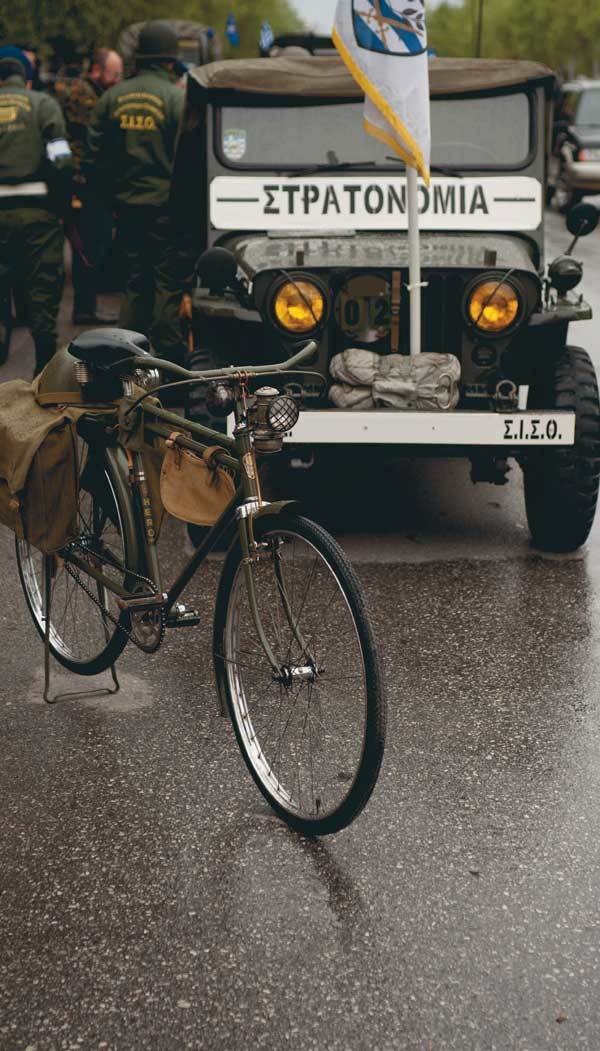 Иллюстрация к книге — Путешествие за счастьем. Почтовые открытки из Греции [i_074.jpg]