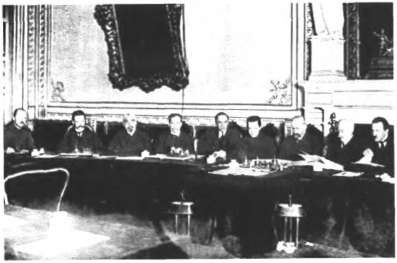 Иллюстрация к книге — Керенский [i_018.jpg]