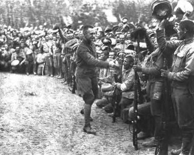 Иллюстрация к книге — Керенский [i_022.jpg]