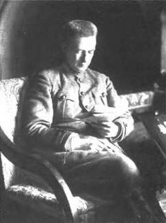 Иллюстрация к книге — Керенский [i_035.jpg]