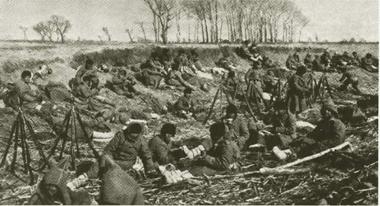 Иллюстрация к книге — Корнилов [i_017.jpg]