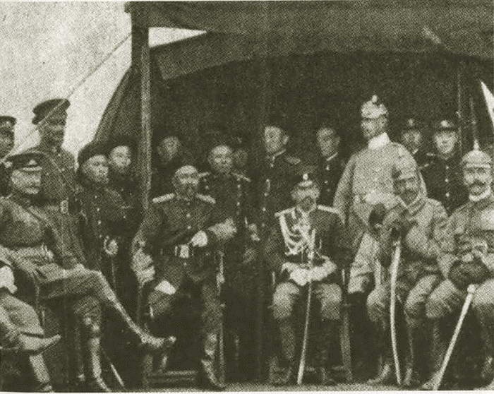 Иллюстрация к книге — Корнилов [i_020.jpg]