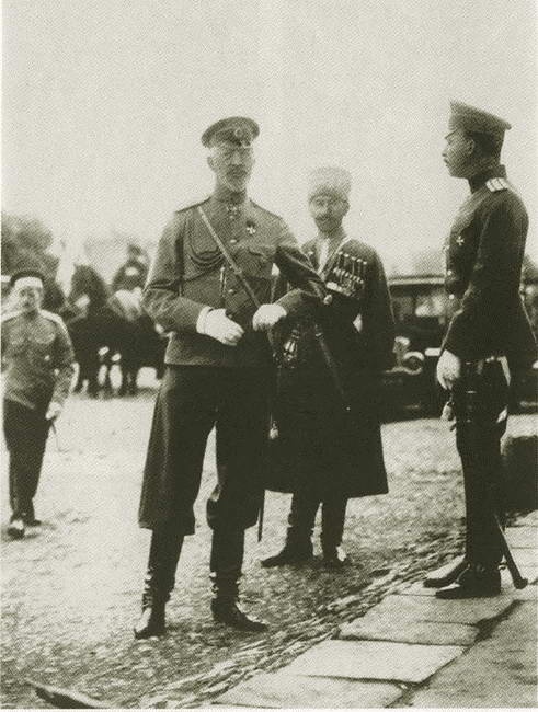 Иллюстрация к книге — Корнилов [i_021.jpg]