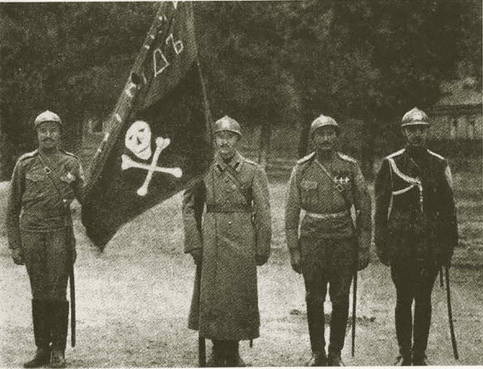 Иллюстрация к книге — Корнилов [i_058.jpg]