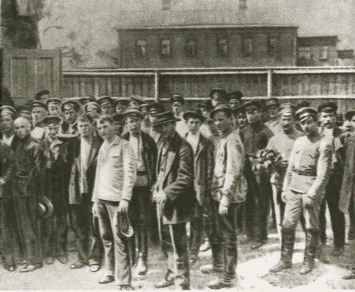 Иллюстрация к книге — Корнилов [i_059.jpg]