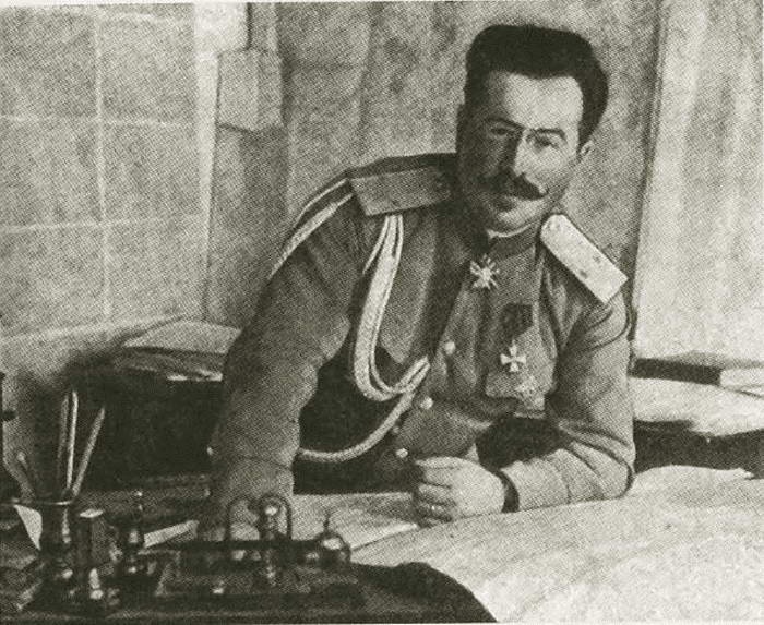 Иллюстрация к книге — Корнилов [i_061.jpg]