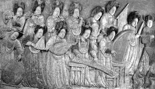 Иллюстрация к книге — В гареме Сына Неба. Жены и наложницы Поднебесной [i_013.jpg]